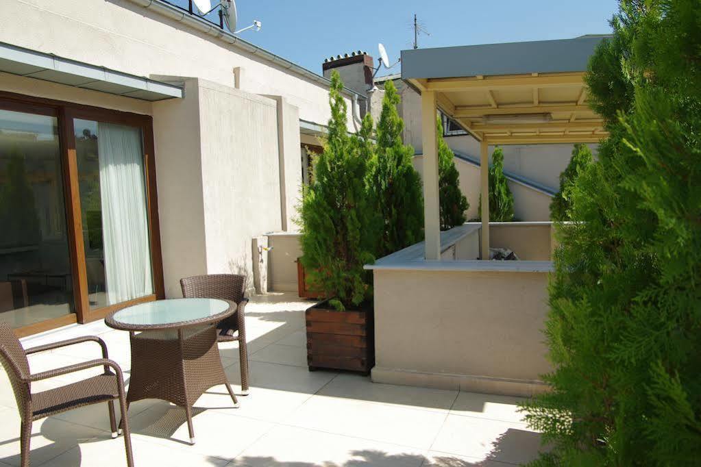 Hotel de apartamente Pera 3*